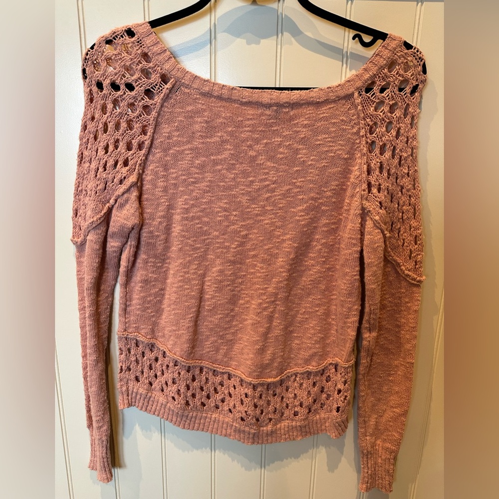 RIPCURL Ladies Women’s Size Small Peachy Pink with Holes Crew Neck Sweat…